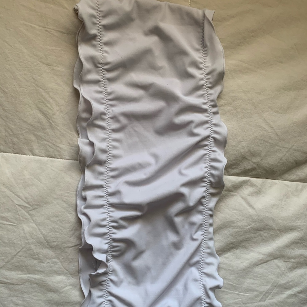 Women bandeau ruffle swim top